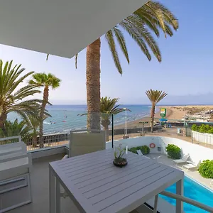 las-tejas-playa-del-ingles-gran-canaria.in-canary-islands.com/